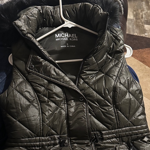Michael Kors Quilted Vest with Faux Fur - Dark Green - Picture 3 of 7